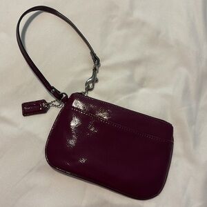 COACH patent leather wristlet wallet top zipper plum magenta